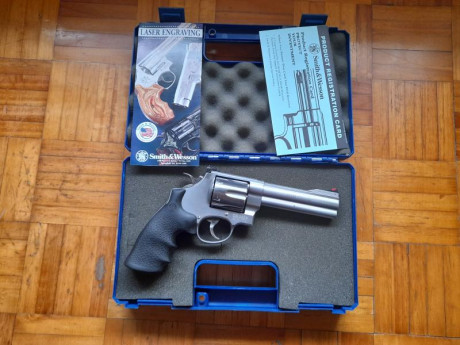Revolver S&W 629 ClassIc, cañón de 5", perfecto estado estético y funcinal, precio 500 euros 12