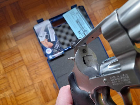 Revolver S&W 629 ClassIc, cañón de 5", perfecto estado estético y funcinal, precio 500 euros 11