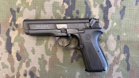 Hola pongo en venta esta pistola Llama M-82 en calibre 9mm Parabellum.
La pistola ha sido restaurada a 01
