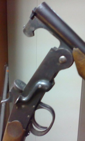 Un amigo me ha enseñado una carabina que tiene hace mucho tiempo.

Es de 6 mm pero a parte de eso no sabe 10