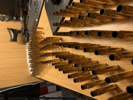 Se venden 150 vainas de este calibre con un solo tiro hecho con fusil de cerrojo. 
Las vainas están en 01