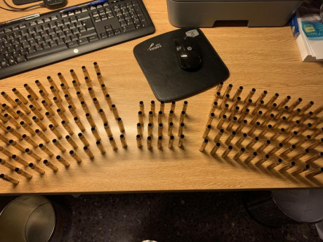 Se venden 150 vainas de este calibre con un solo tiro hecho con fusil de cerrojo. 
Las vainas están en 00