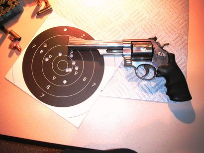 Pues al hilo de un compañero que pide que le ayuden a elegir un revolver y mi afición por ellos, se me 31