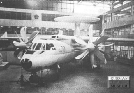 Yakovlev 44 o Kamov  Ka-32
Los rusos se decidieron por el Heli Kamov, lógico pues no son precisamente 00