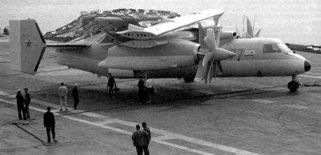 Yakovlev 44 o Kamov  Ka-32
Los rusos se decidieron por el Heli Kamov, lógico pues no son precisamente 10