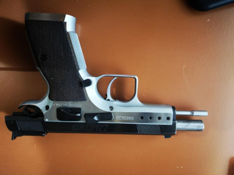se vende pistola tanfoglio del 9 por dejar la federacion 550 € 01