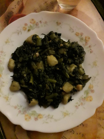 Hoy para comer acelgas hervidas y chuletón de vaca gallega vieja con seis semanas de maduración en cámara 100
