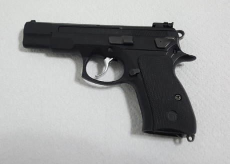   ***CAMBIADA***
***Cambiada, gracias a todos por el interés***   

Vendo CZ 75 D Compact, conocida también 50