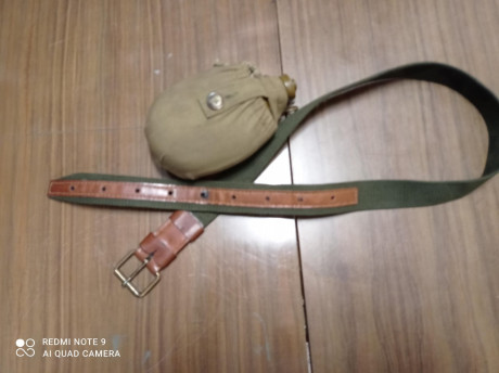 Se vende  Pala del ejército ruso, poncho y mochila tipo wwii, 25€ cada cosa con envío de 10€, en caso 01