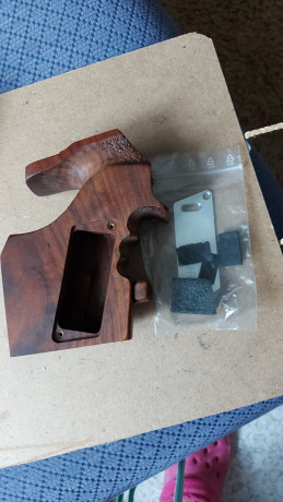 Se vende cacha zurda para Steyr LP10E
Talla xs pero es muy amplia,casi llega a una M abierta de todo.
Precio 01