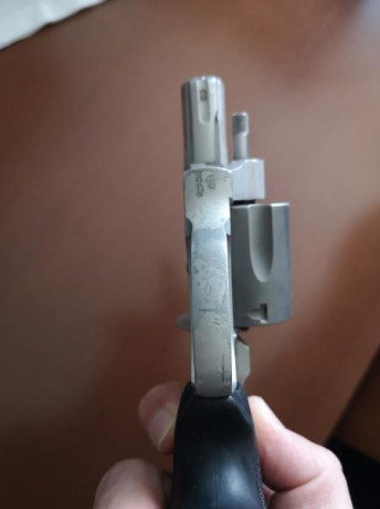 Hola a todos

Pongo a la venta mi revólver Smith and Wesson modelo 360SC.

Smith & Wesson combinó 20