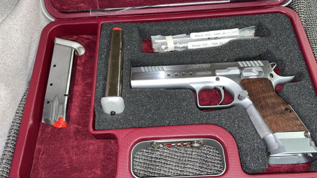 Hola 

Pues eso que por hacer hueco y prepara una nueva incorporación me veo en la necesidad de deshacerme 02