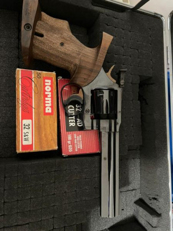 Hola

Pues eso que por hacer hueco y prepara una nueva incorporación me veo en la necesidad de deshacerme 00