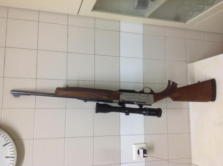 Se vende rifle Browning BAR cal. 9.3x62 con alza de batida,en muy buen estado.
Precio €  1000€
El arma 02