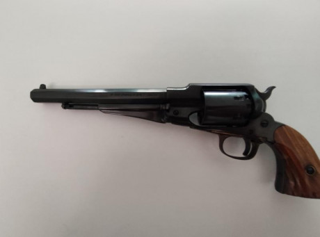 Revolver Santa barbara .44, se puede ver en Cartagena (Murcia).
Precio  275€  

 Muy poco uso  02