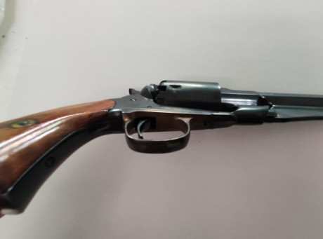 Revolver Santa barbara .44, se puede ver en Cartagena (Murcia).
Precio  275€  

 Muy poco uso  00