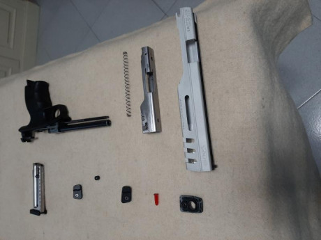 Buenos días:
Vendo por 75 euros o cambio por unas gafas de tiro, una Walther. Modelo SP22 M3. Guiada en 00