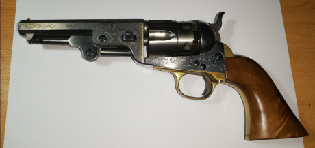 Buenas noches, vendo revolver F.LLIPIETA Cal. 44, niquelado, bonitos grabados, esta como nuevo no ha tirado 00