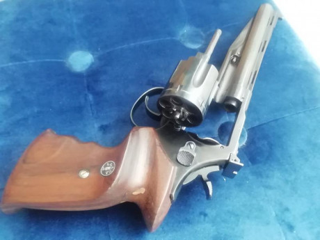 Por no usar se vende lote compuesto por revolver llama olimpico del 38sp/wc y pistola unique des 69 del 41