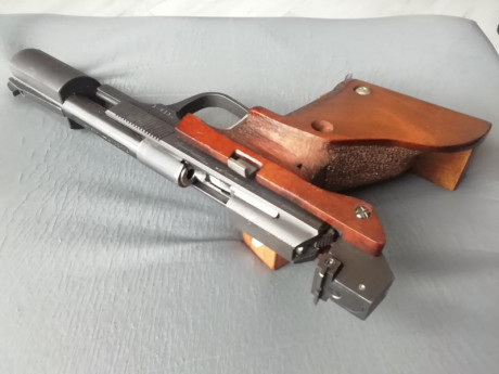 Por no usar se vende lote compuesto por revolver llama olimpico del 38sp/wc y pistola unique des 69 del 30