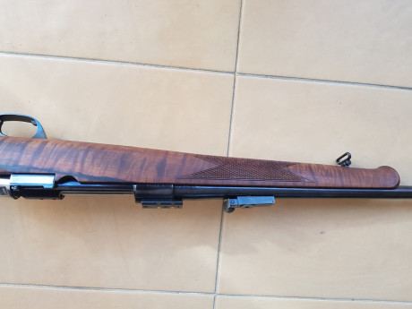 hola un amigo vende un rifle santa barbara calibre 243 con bases apel,maderas bonitas y en perfecto estado 12