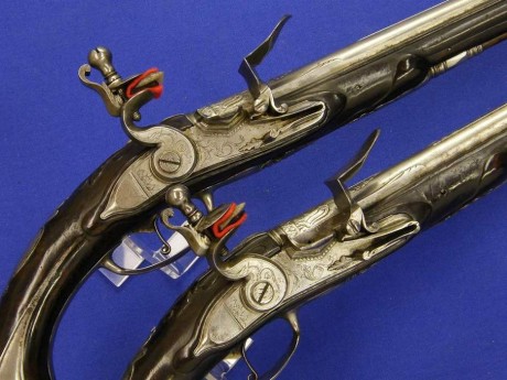 Voy a colocar unas fotos de un arma larga alemana de llave de mecha del siglo XVI. 52