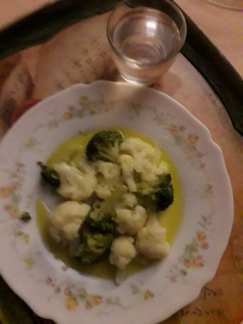 Hoy para comer acelgas hervidas y chuletón de vaca gallega vieja con seis semanas de maduración en cámara 110