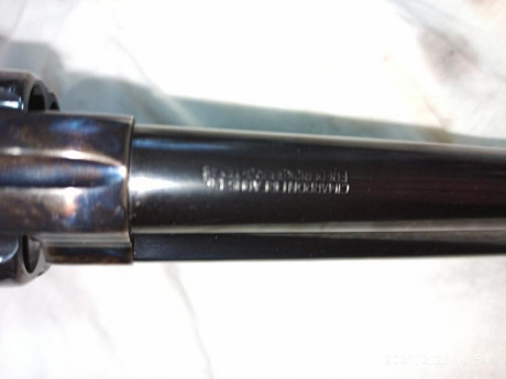 Revólver Cimarrón Firearms modelo Frontier en calibre 45 LC,fabricado por Pietta.
Cañon de 5 1/2 pulgadas 02