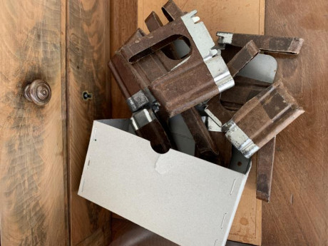 Se venden peines/clips originales de 6 tiros gp11 para K31, están en Barcelona y su precio portes incluidos 00