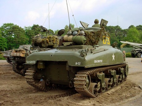 os quiero poner un estudio sobre las versiones de este emblemático carro...la idea es ir poniéndoos fotos 01