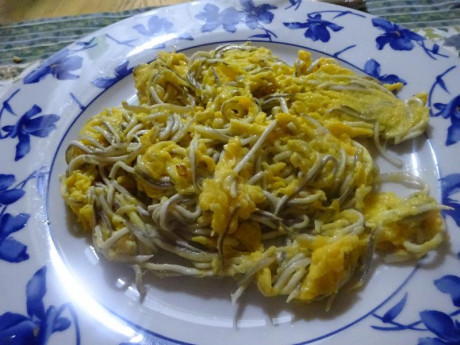 Hoy para comer acelgas hervidas y chuletón de vaca gallega vieja con seis semanas de maduración en cámara 152