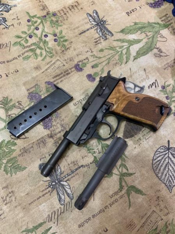 (más fotos añadidas en los últimos post...)

Ofrezco a la venta una  Walther P38  con gran cantidad de 141