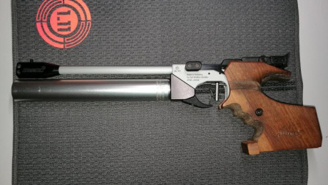 Excelente estado, comprada en 2019 . Precio 600€ 
Un arma de competición de bajo costo para los tiradores 02
