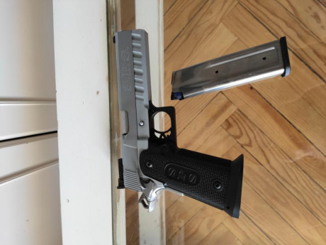 Buenos días...

por herencia, vendo la siguiente arma:

Pistola SPS 9mmPb, por 600 euros.

Arma en deposito 02