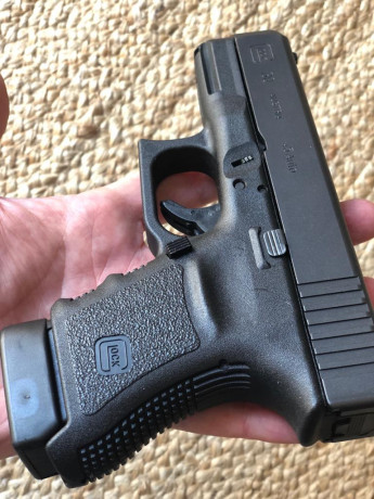 Buenos días...

por herencia, vendo la siguiente arma:

Pistola Glock 30, calibre .45, por 400 euros.

Arma 01