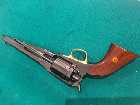 Uberti Remington Conversion Army del 45 Colt

Punto de mira en cola de milano.
Apenas estrenado, con la 00
