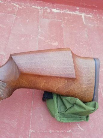 Como nueva. Como recién sacada de la tienda. La carabina se entrega en su caja original, con su correspondiente 31