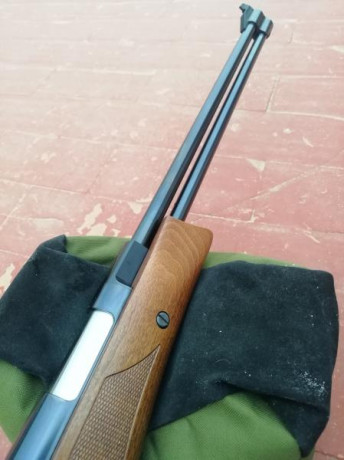 Como nueva. Como recién sacada de la tienda. La carabina se entrega en su caja original, con su correspondiente 41