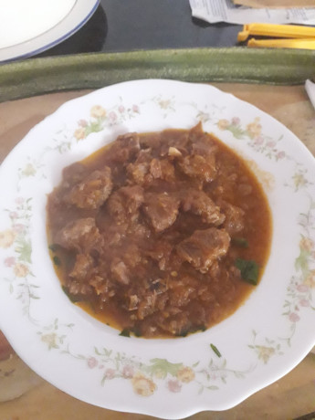 Hoy para comer acelgas hervidas y chuletón de vaca gallega vieja con seis semanas de maduración en cámara 150