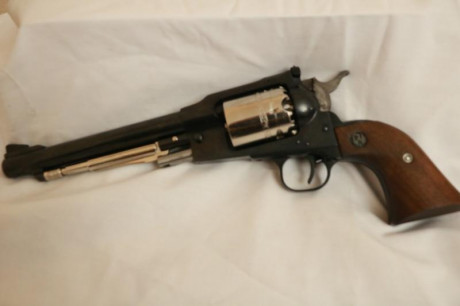 Vendo este magnífico revolver RUGER, modelo conmemorativo Americano del calibre 44 con miras micrométricas, 02