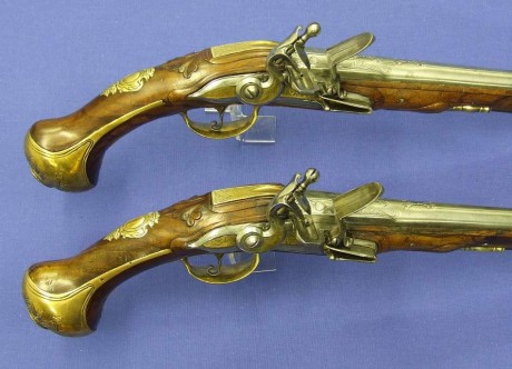 Voy a colocar unas fotos de un arma larga alemana de llave de mecha del siglo XVI. 81