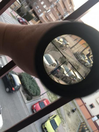 Visor  antiguo zeiss , tiene mala presencia exterior pero se ve  perfectamente. 
Solo se ve nítido el 11