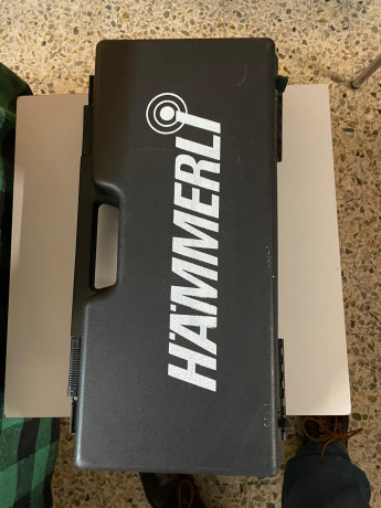 Me pide un compañero que ponga a la venta una hammerli sp 20 cal 22 lr con maletín, y su dotación.
Tiene 02