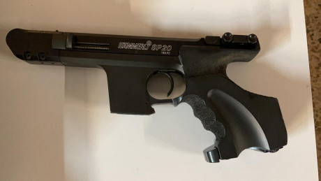 Me pide un compañero que ponga a la venta una hammerli sp 20 cal 22 lr con maletín, y su dotación.
Tiene 01