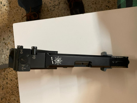 Me pide un compañero que ponga a la venta una hammerli sp 20 cal 22 lr con maletín, y su dotación.
Tiene 00