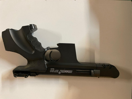 Me pide un compañero que ponga a la venta una hammerli sp 20 cal 22 lr con maletín, y su dotación.
Tiene 10