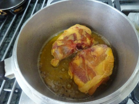 Hoy para comer acelgas hervidas y chuletón de vaca gallega vieja con seis semanas de maduración en cámara 20