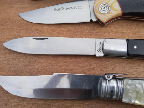 Buenas a todos.
Vendo este lote de buenas navajas.Todas sin uso,  igual que nuevas, de colección.
Muela 11