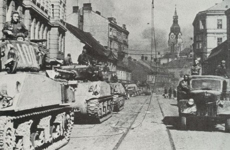 os quiero poner un estudio sobre las versiones de este emblemático carro...la idea es ir poniéndoos fotos 110