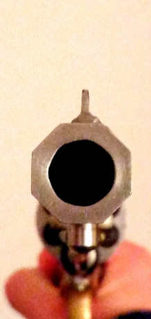 Hola,

Revisando el apartado de compra venta de avancarga me llama la atención un par de rifles que no 01
